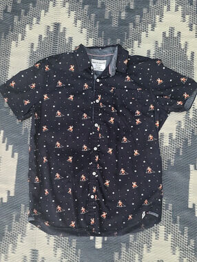 Free Planet Christmas Santa Skiing & Sledding Pattern Button Down Shirt Large